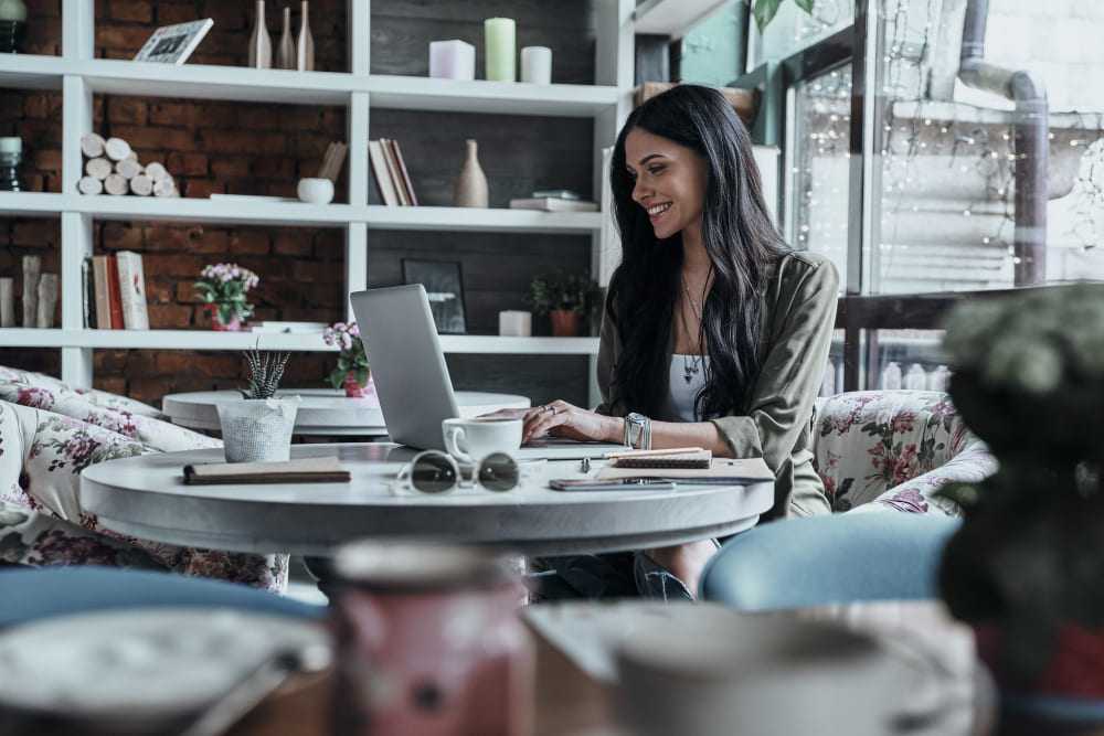 Rédacteur web au travail